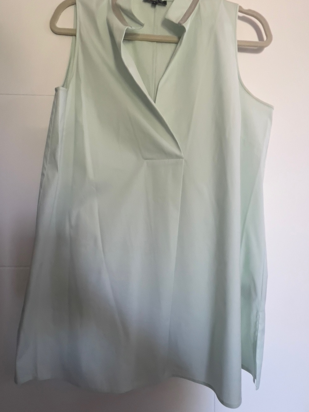 Lafayette 148 New York Sleeveless Mint Green V-Neck Tunic Top